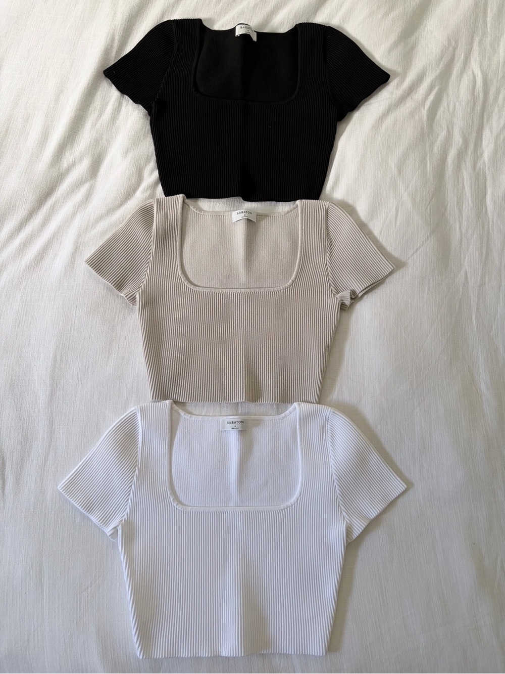 Set of 3 Aritzia Babaton sculpt knit crop tops